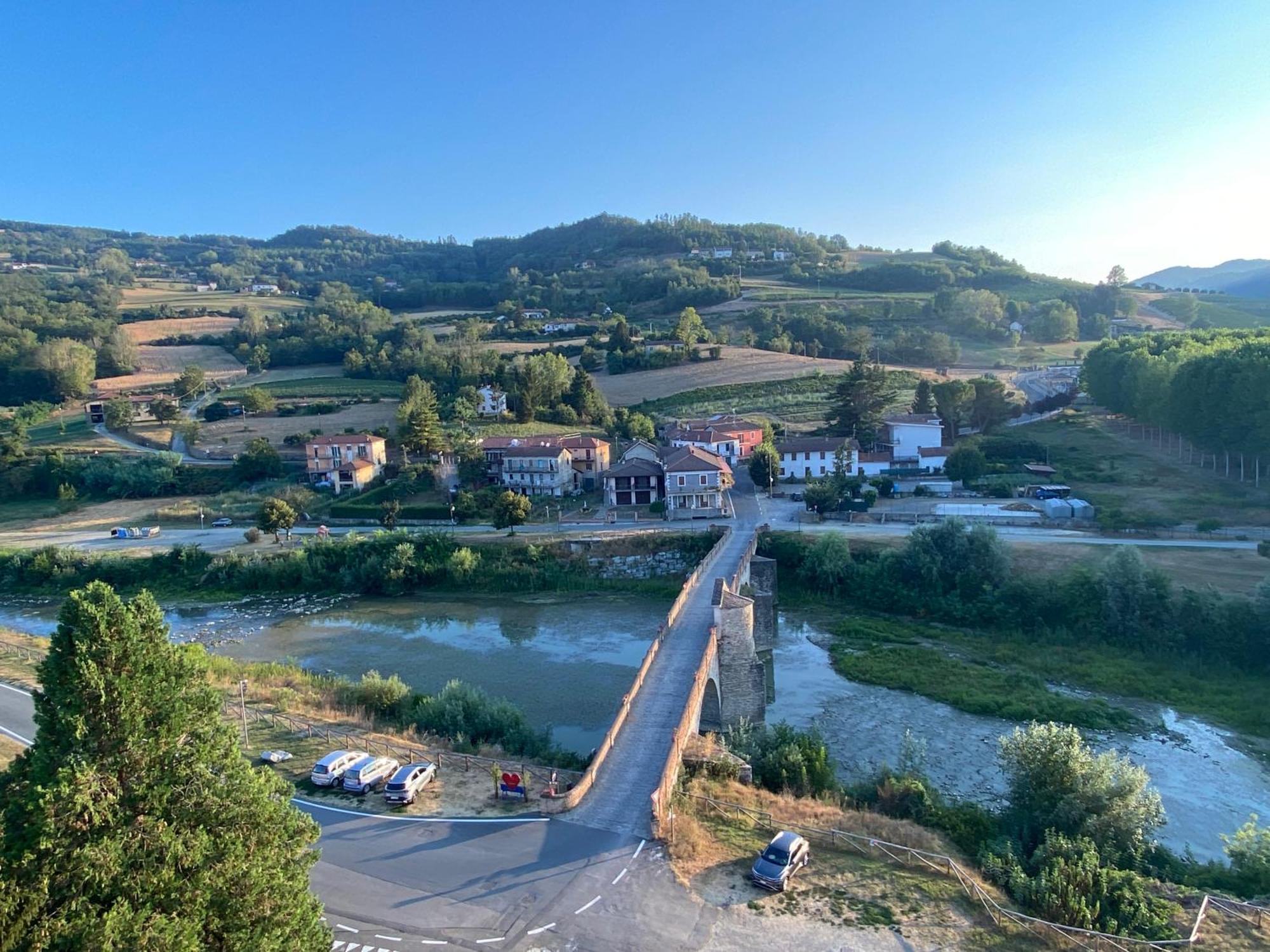 Vakantiehuis Casa Dolce Vista Monastero Bormida Exteriör bild